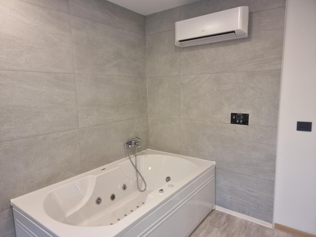 Swan Hotel Belgrado Buitenkant foto