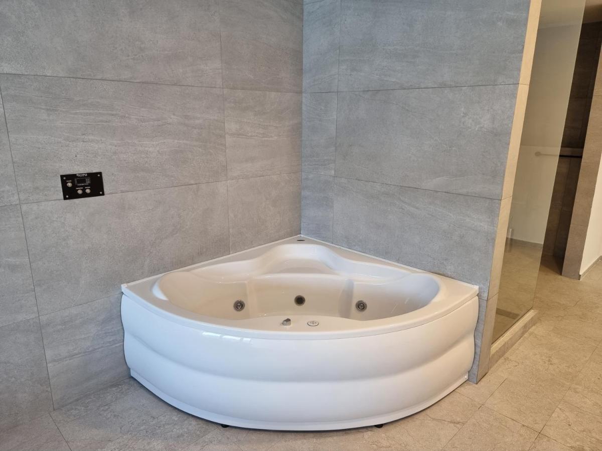 Swan Hotel Belgrado Buitenkant foto
