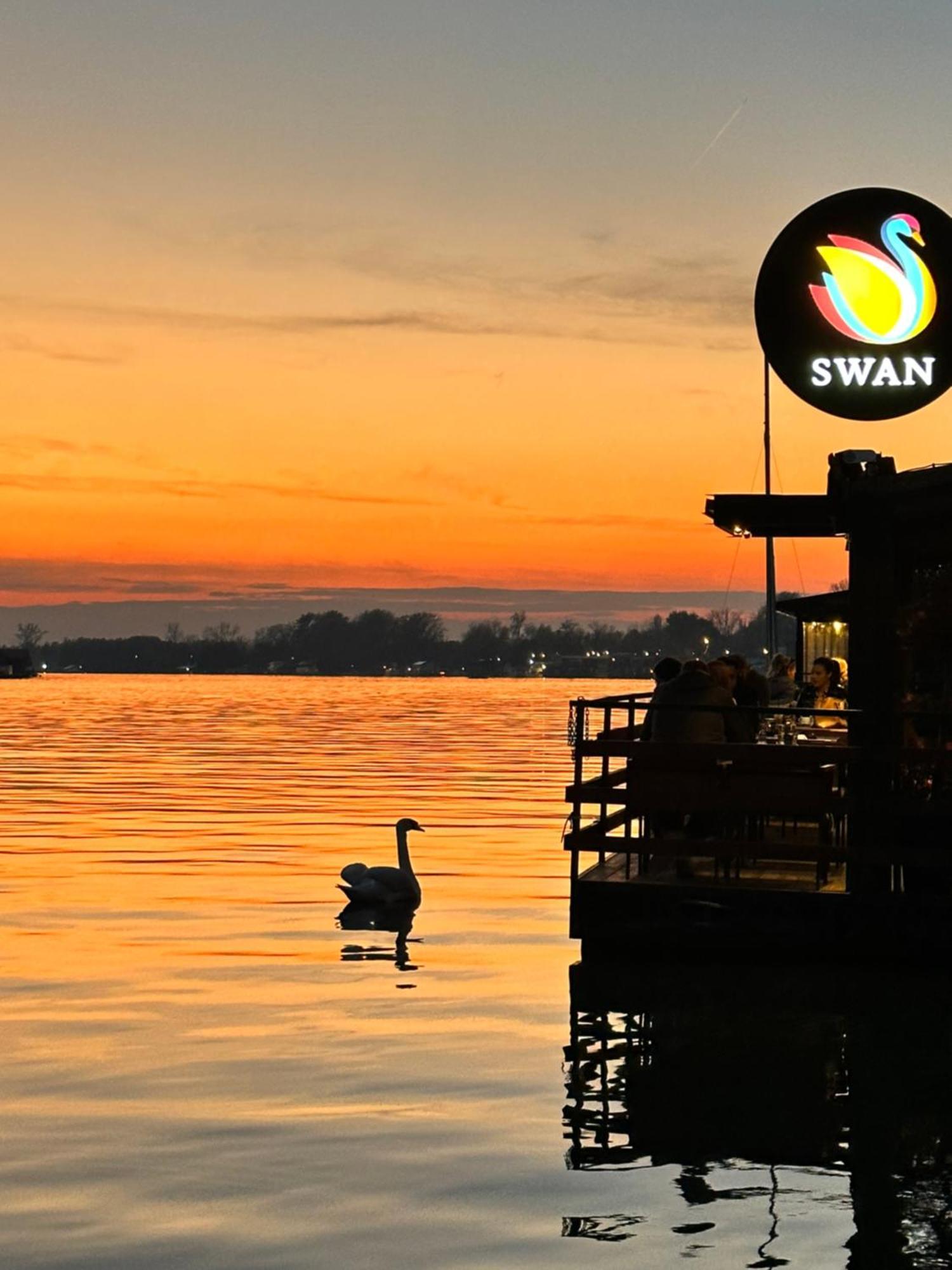 Swan Hotel Belgrado Buitenkant foto